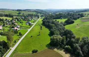 Zdjęcie główne ogłoszenia Łąka blisko drogi głównej w Lubczy