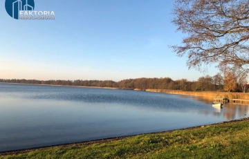 Zdjęcie główne ogłoszenia Działka nad jeziorem w dobrej cenie