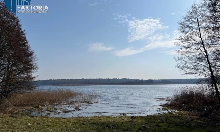 Pod budowę domu, blisko jeziora | Zdjęcie główne