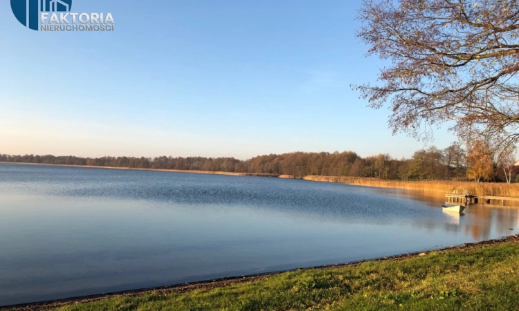 Działka nad jeziorem w dobrej cenie | Zdjęcie główne